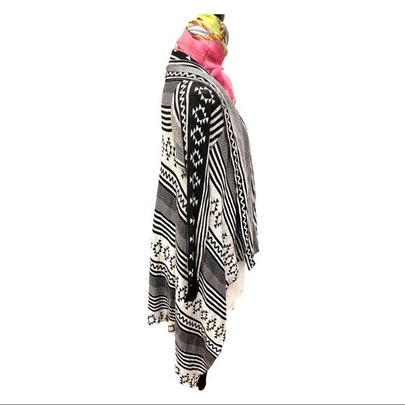 BCBG MAXAZRIA western aztec cascade front cardigan size SMALL 100% VISCOSE black - Picture 14 of 14